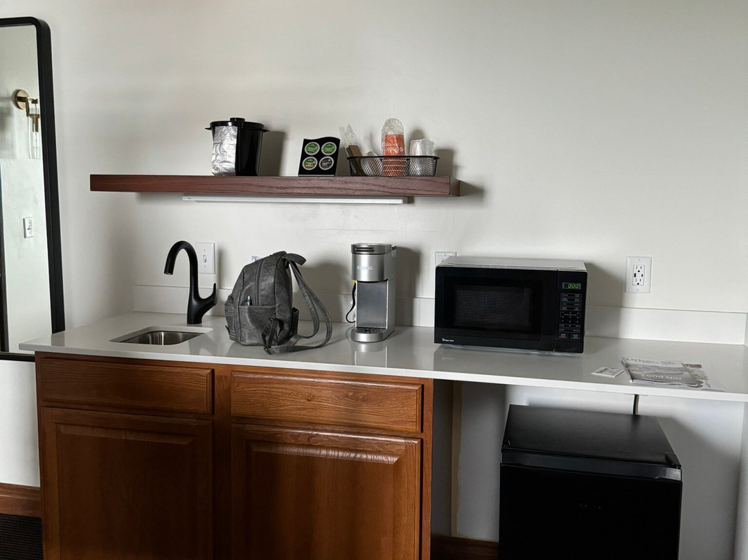 Shoreline Inn & Conference Center, Ascend Hotel Collection主图