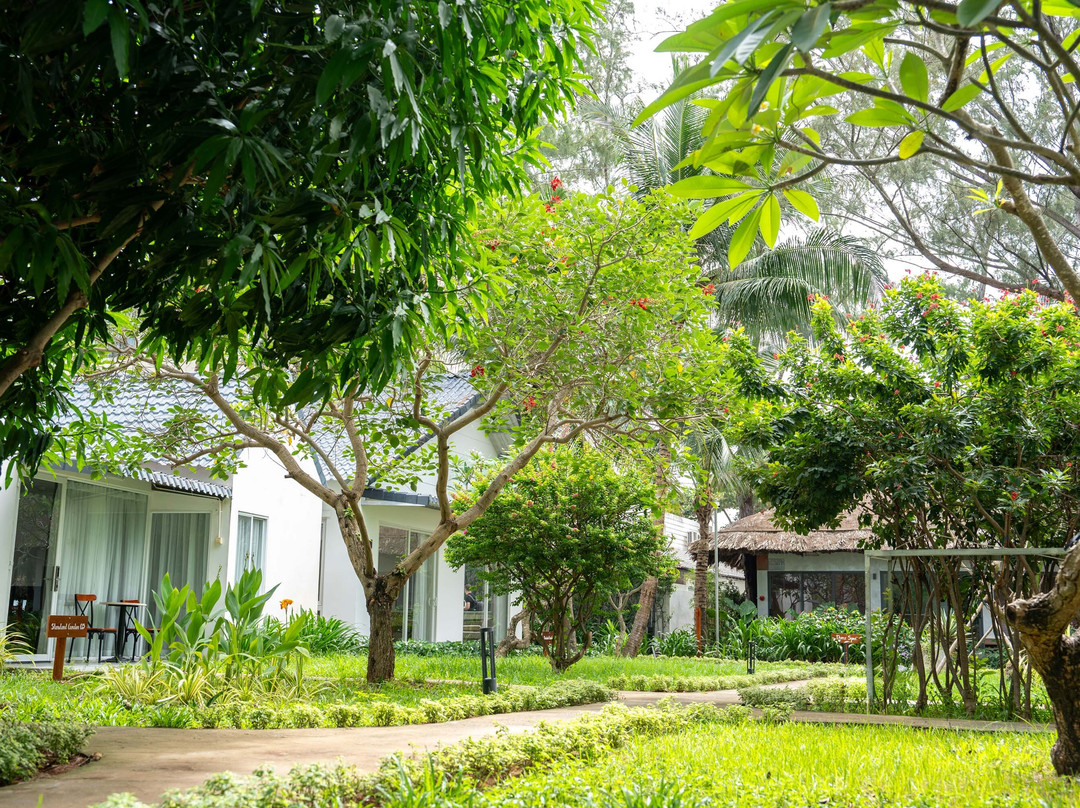 隆海海滩宫殿度假酒店主图