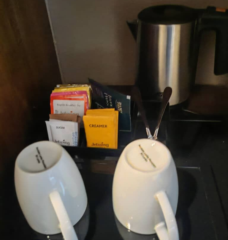 杰特威湖酒店主图