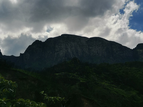 Alcateia Trekking-贝洛哈里桑塔必去景点