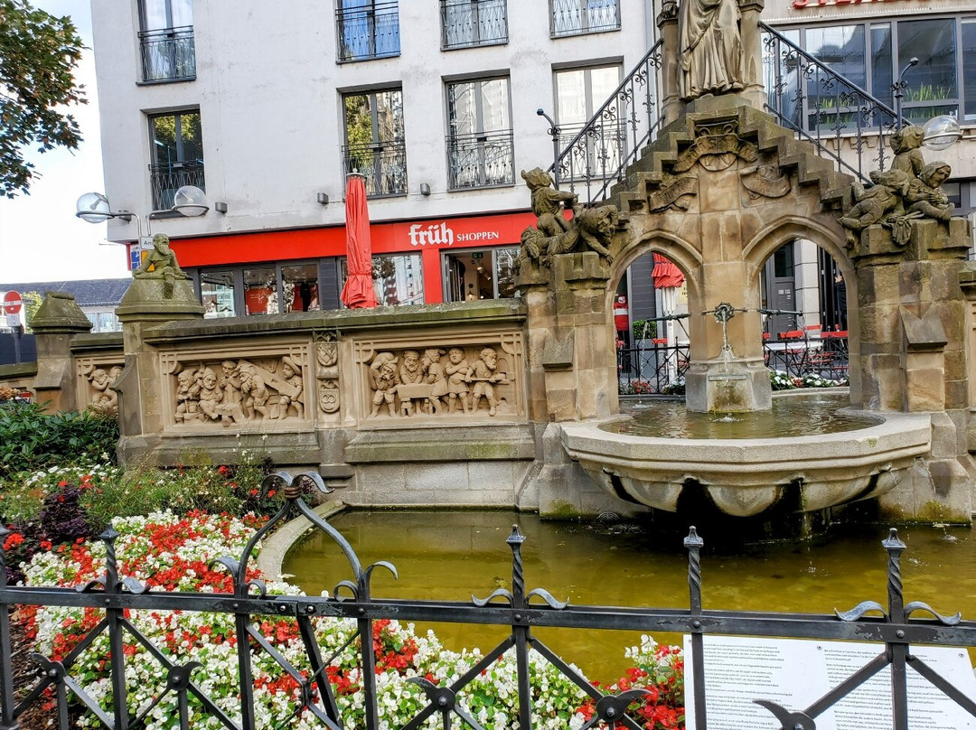 Heinzelmaennchenbrunnen-科隆必去景点