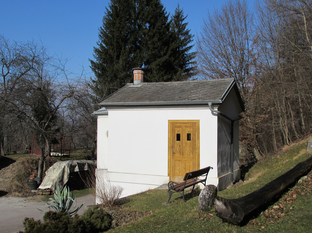 Railway Watchhouse Nr. 666-Borovnica必去景点
