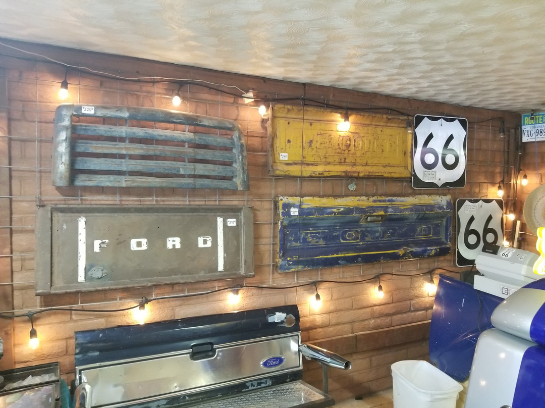 Route 66 Road Relics-塞利格曼必去景点