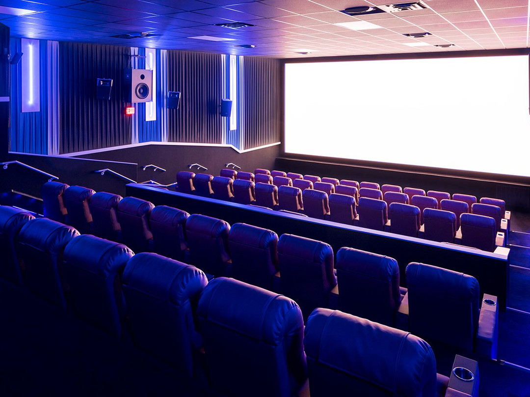 Classic Cinemas Fox Lake Xq