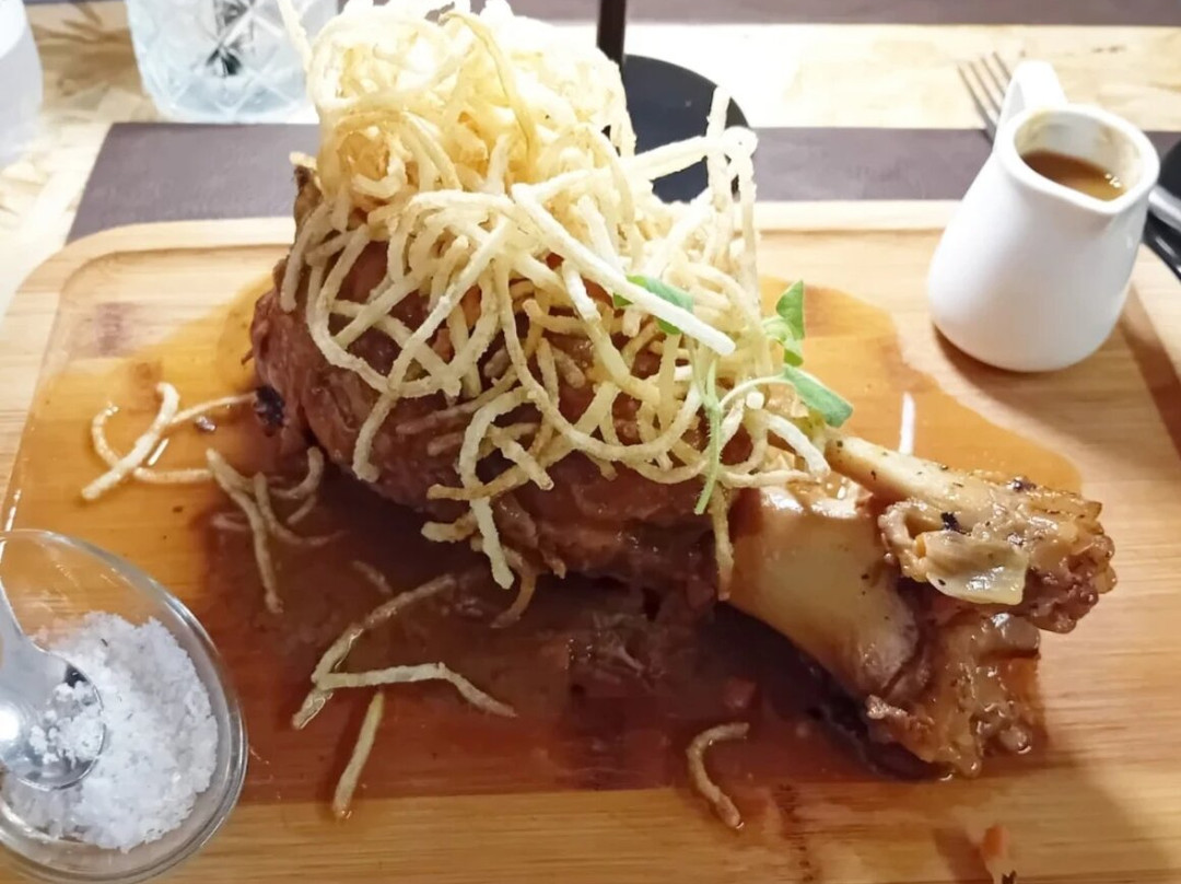 锡拉库扎餐馆和美食-Sapuritu