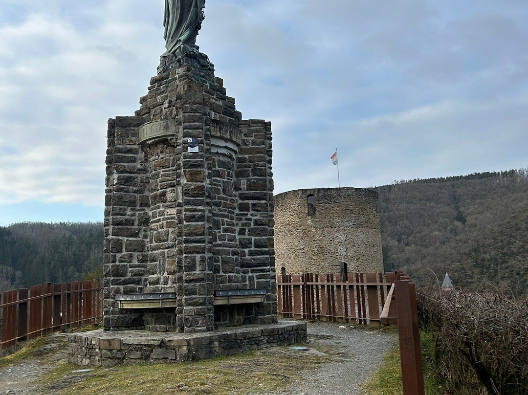 Die Muttergottes Statue