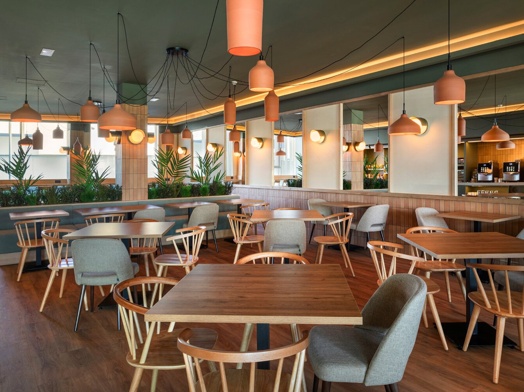 斯多瑞梅格拉纳达酒店主图