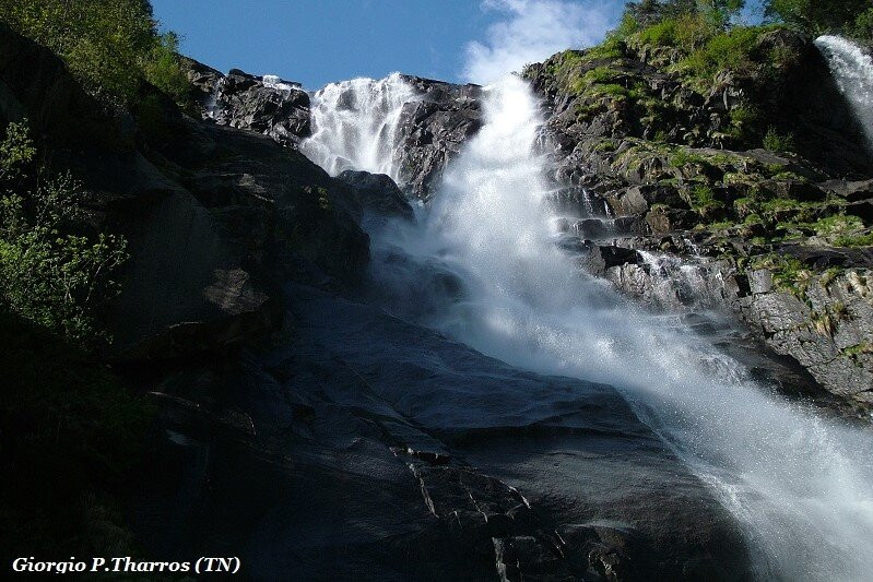 Nardis Waterfalls景点图片