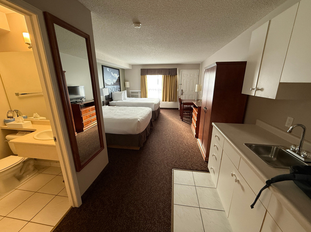 Super 8 by Wyndham Cochrane主图