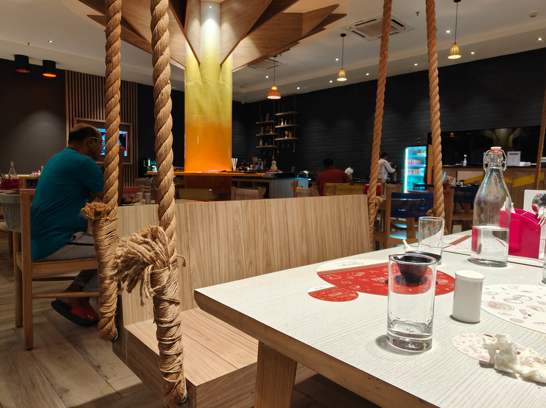 Ginger Bharuch主图