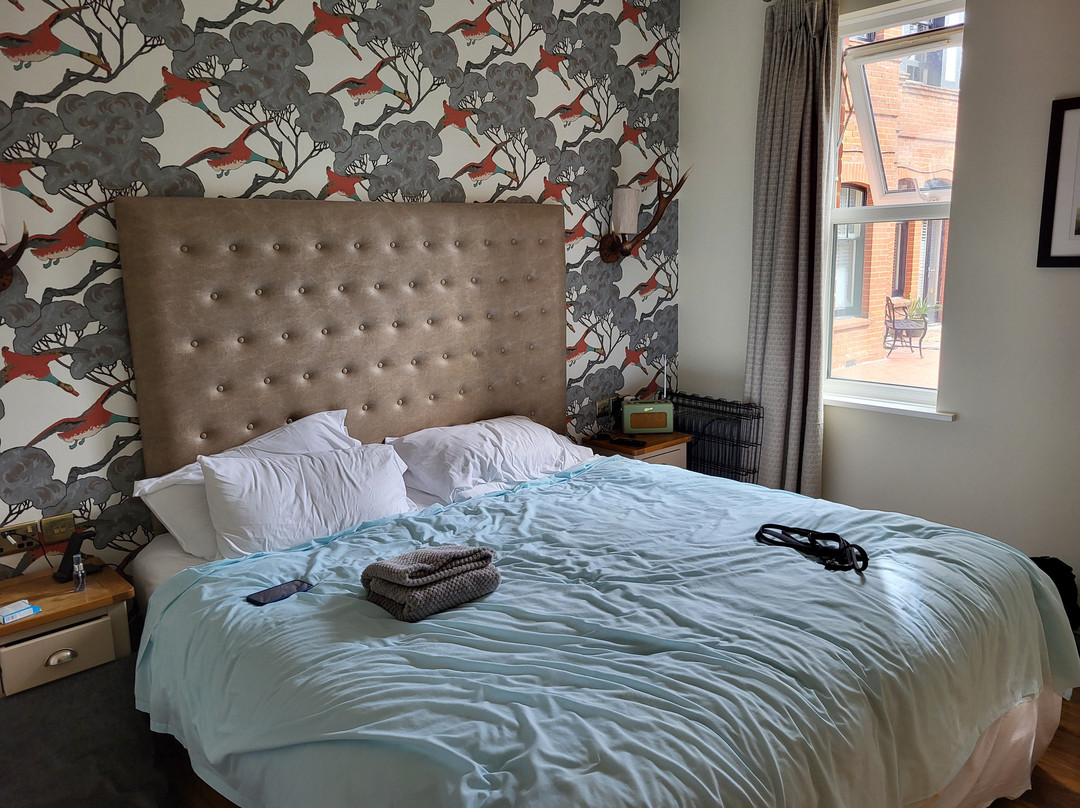 阿可仑森林公园酒店主图