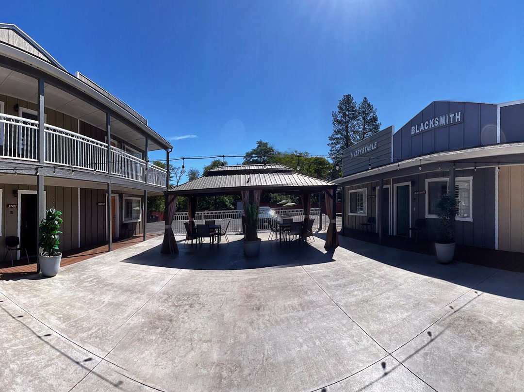 The Old West Inn主图