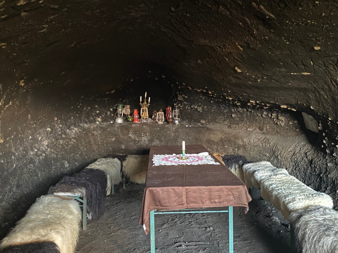 Caves Of Laugarvatn (the Cave People)景点图片