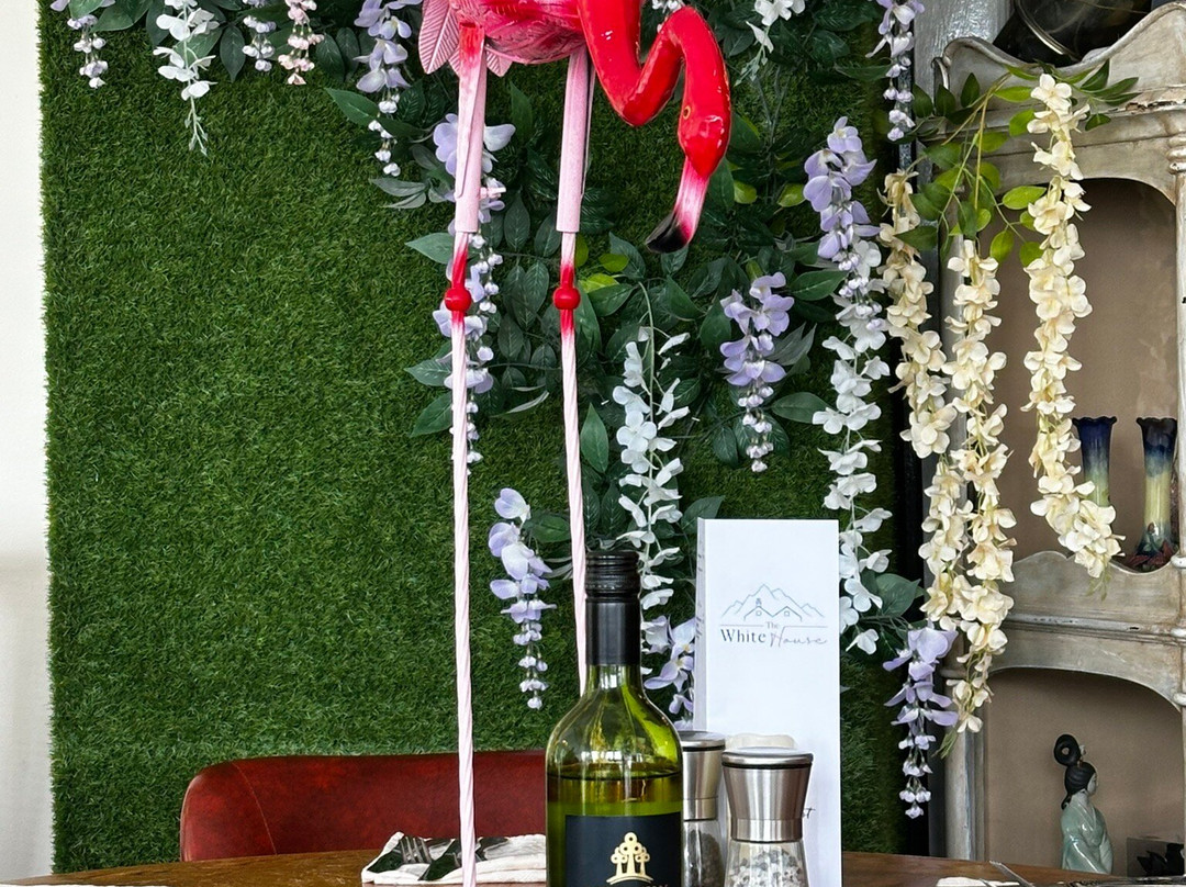 The White House Country Inn主图