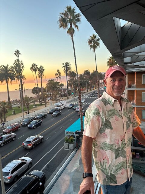 圣塔莫尼卡海滨酒店主图