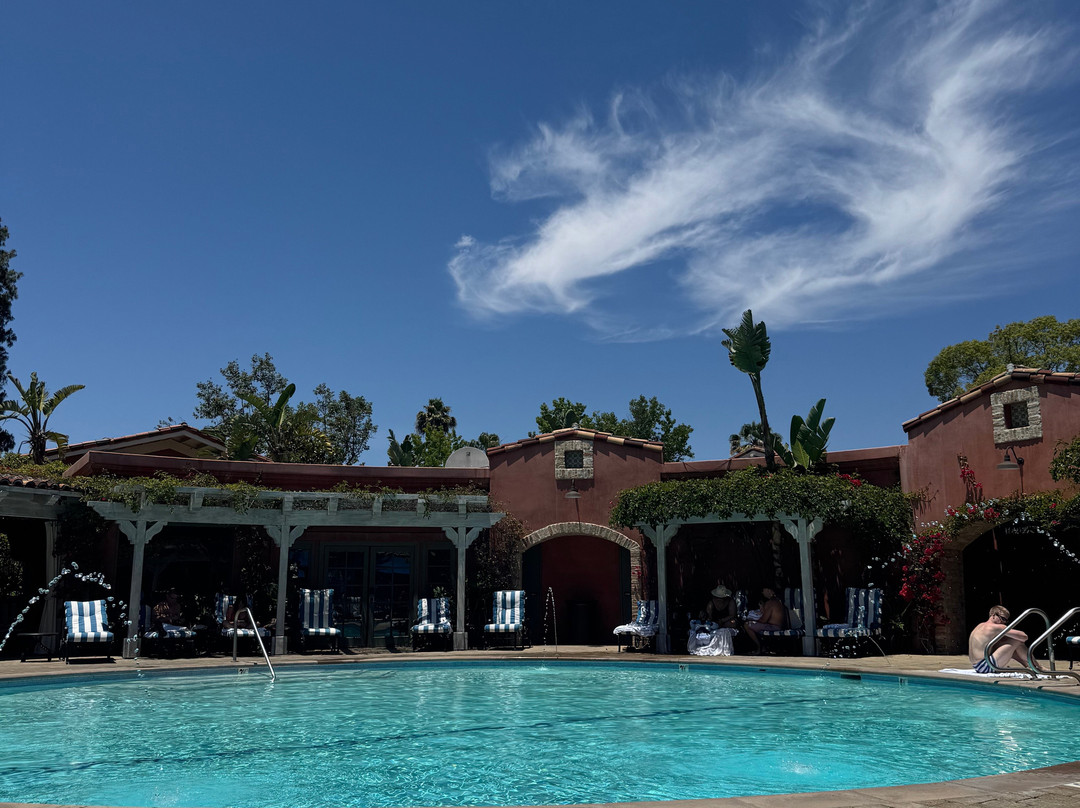 西湖村酒店主图