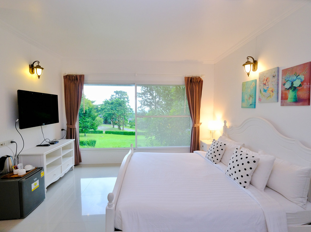 The Natural Garden Resort主图