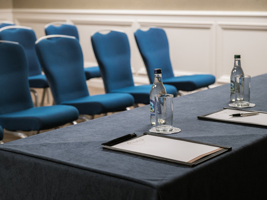 特拉利大酒店主图