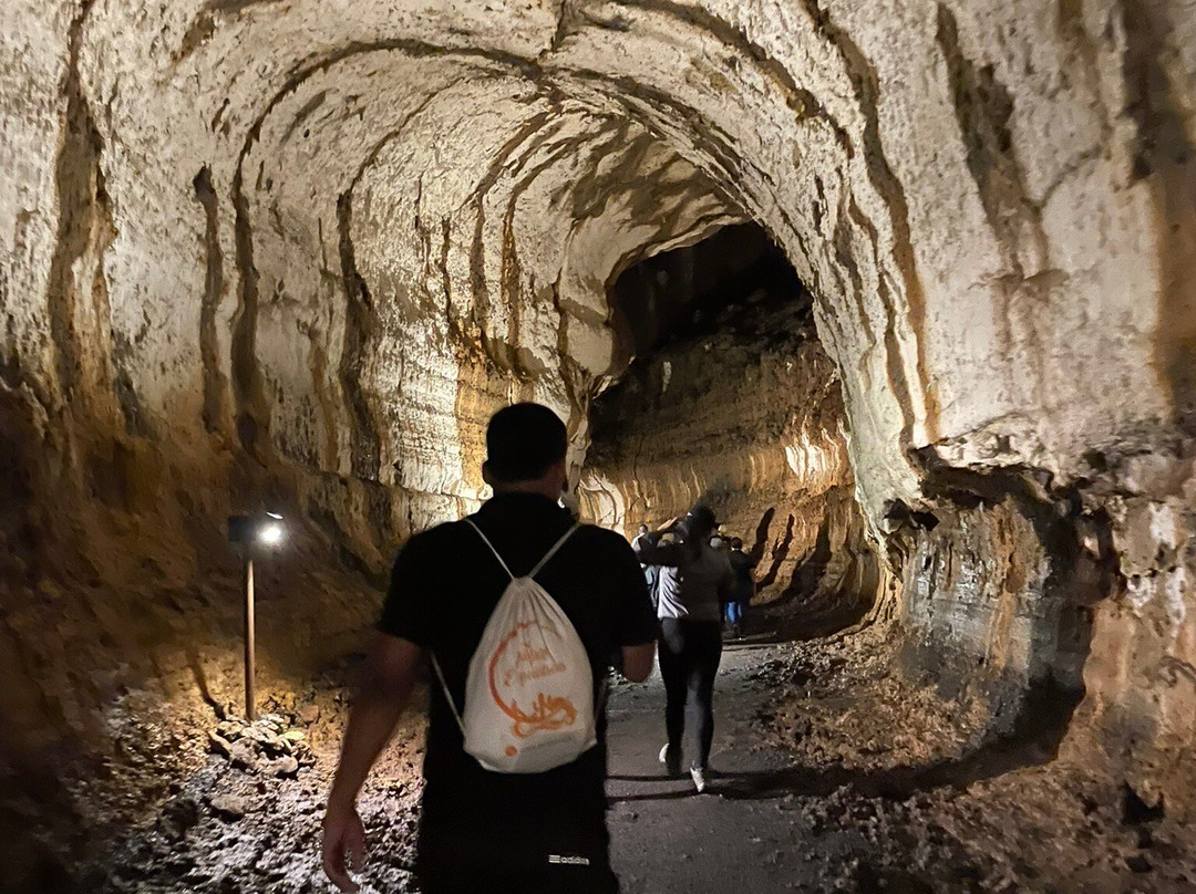 Túneles De Lava-阿约拉港必去景点