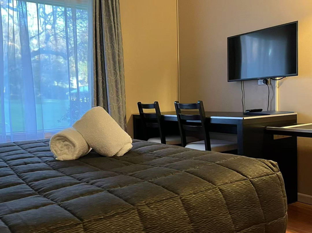 Airlie House Motor Inn