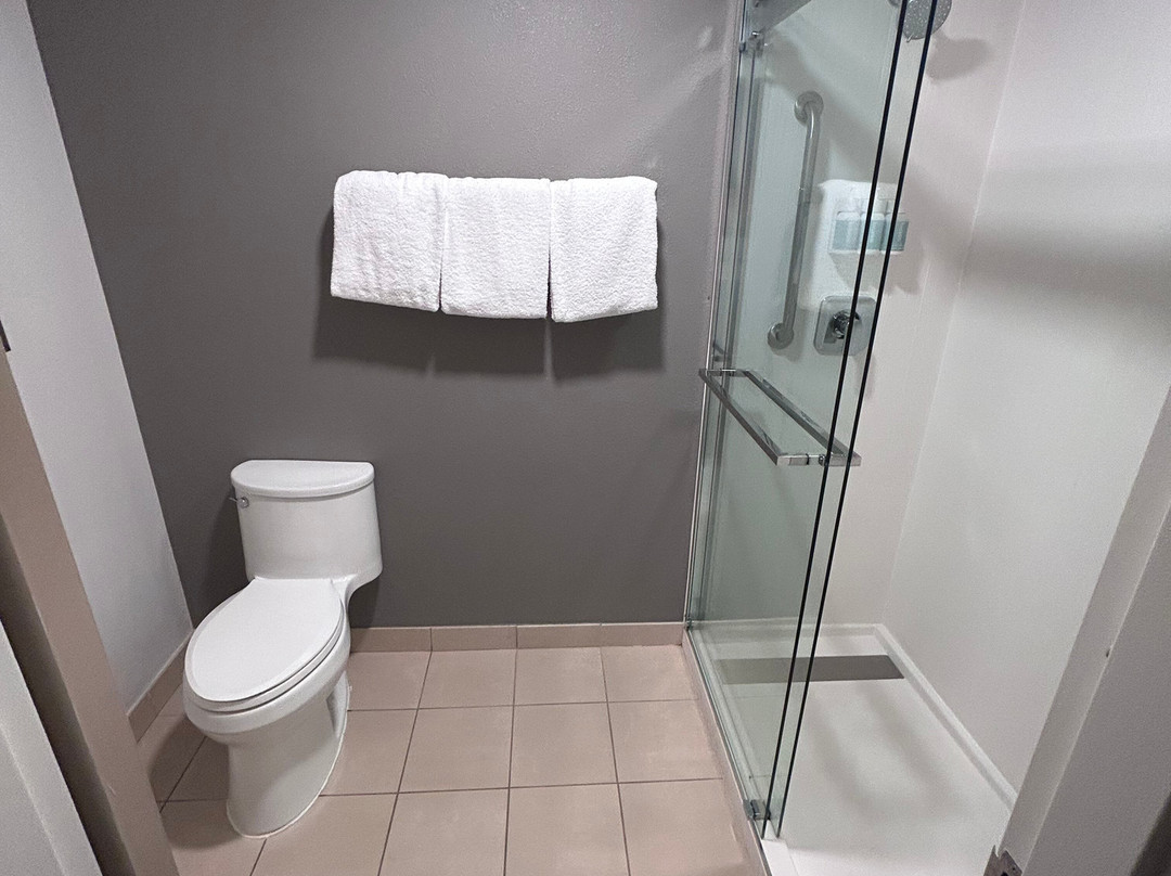 Courtyard by Marriott Lincroft Red Bank主图
