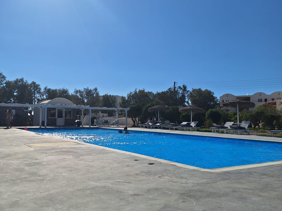 白色卡提吉斯海涛酒店主图