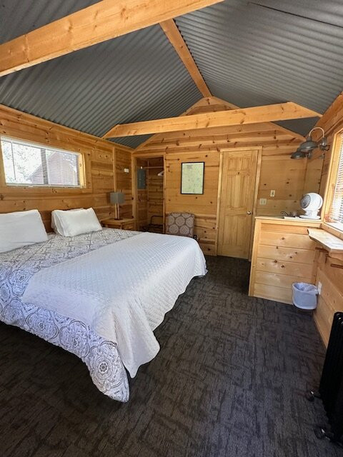 Gray Eagle Lodge主图