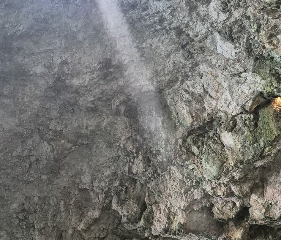 Green Cave-维斯必去景点