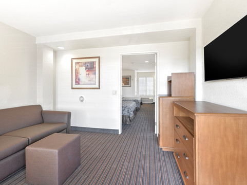 阿纳海姆沙漠旅馆及套房主图