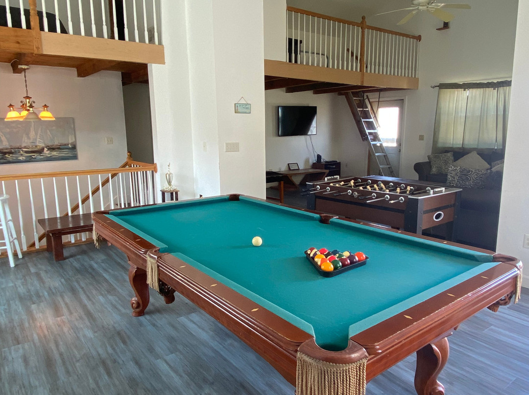 Nautical Motel & Beach Properties主图