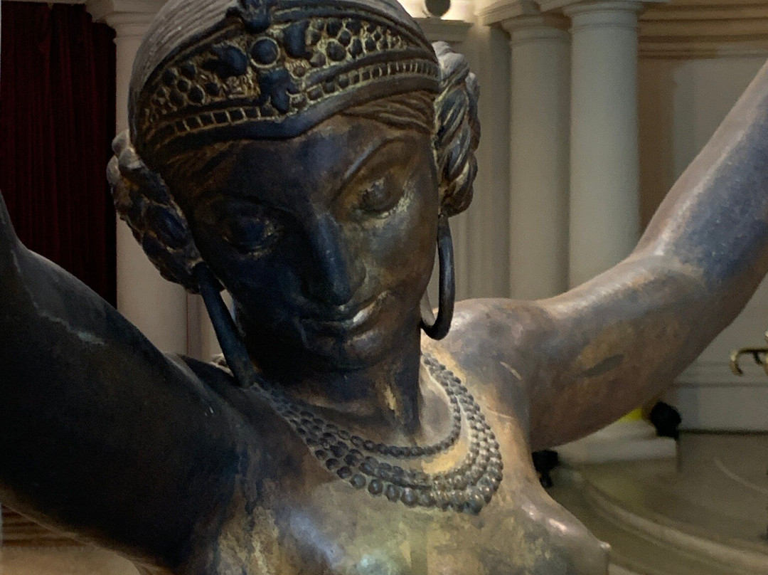 Visites Guidees de Lons-le-Saunier-隆勒索涅必去景点