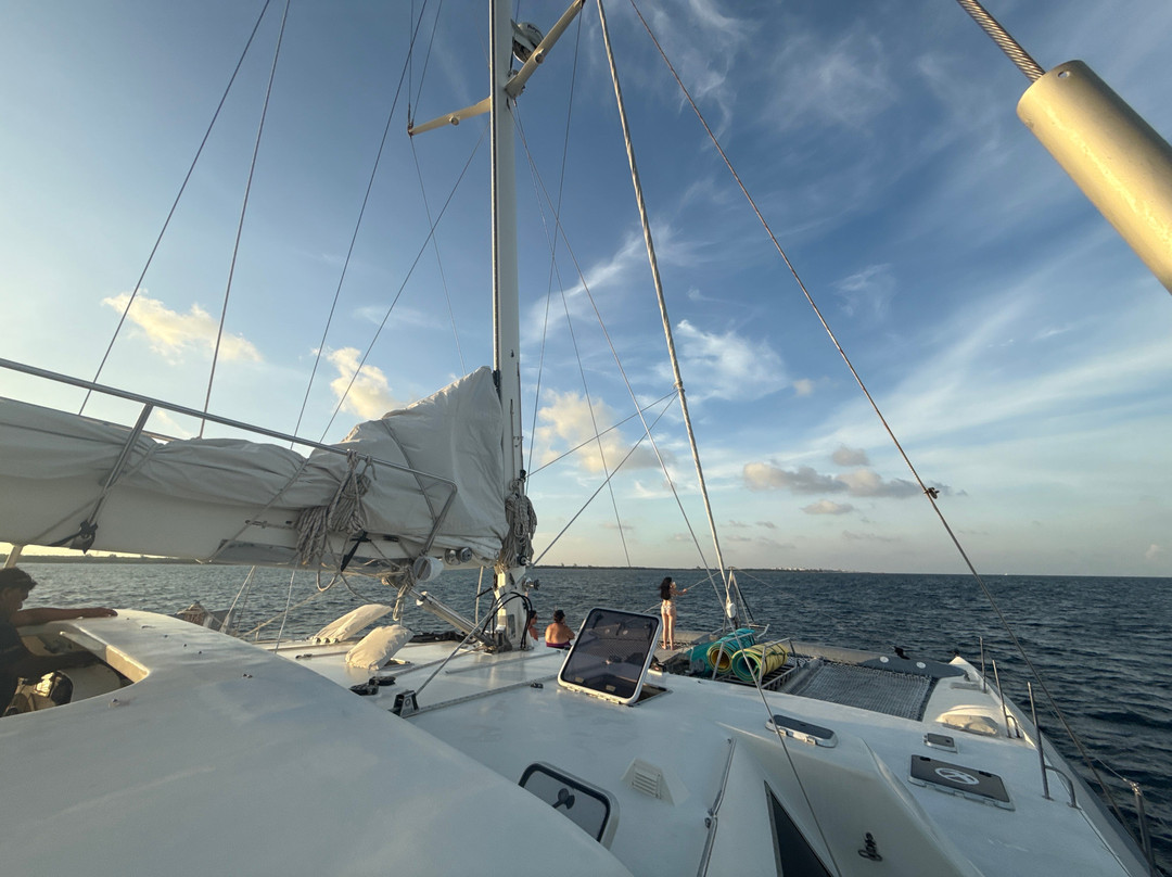 Paradise Catamarans-从莫雷洛斯港必去景点