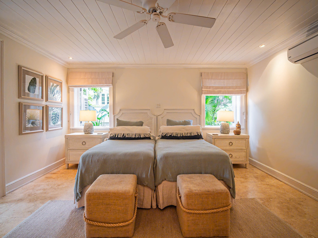 Little Good Harbour主图