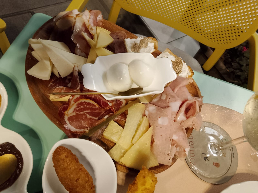 Tribarakkio Bottega e Cucina