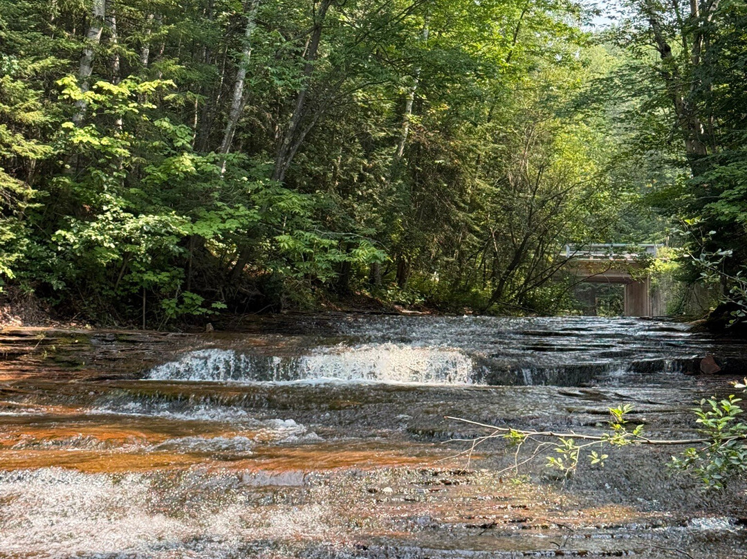 Siskiwit Falls-Cornucopia必去景点