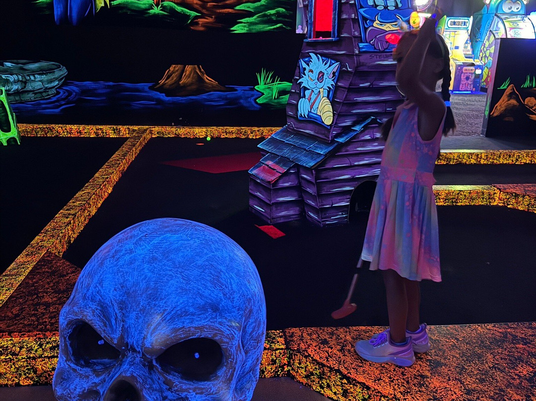 Monster Mini Golf & Laser Tag-朗德罗克必去景点