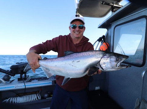 Outsider Charters Inc.-坎贝尔里弗必去景点