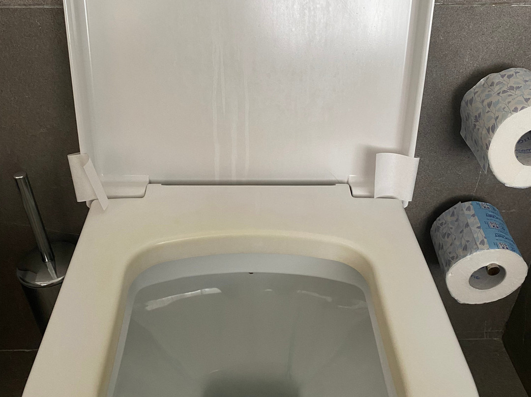 阿兰蓝光酒店主图