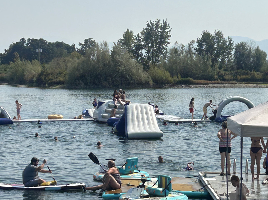 Rogue Jet Boat Adventures-Central Point必去景点