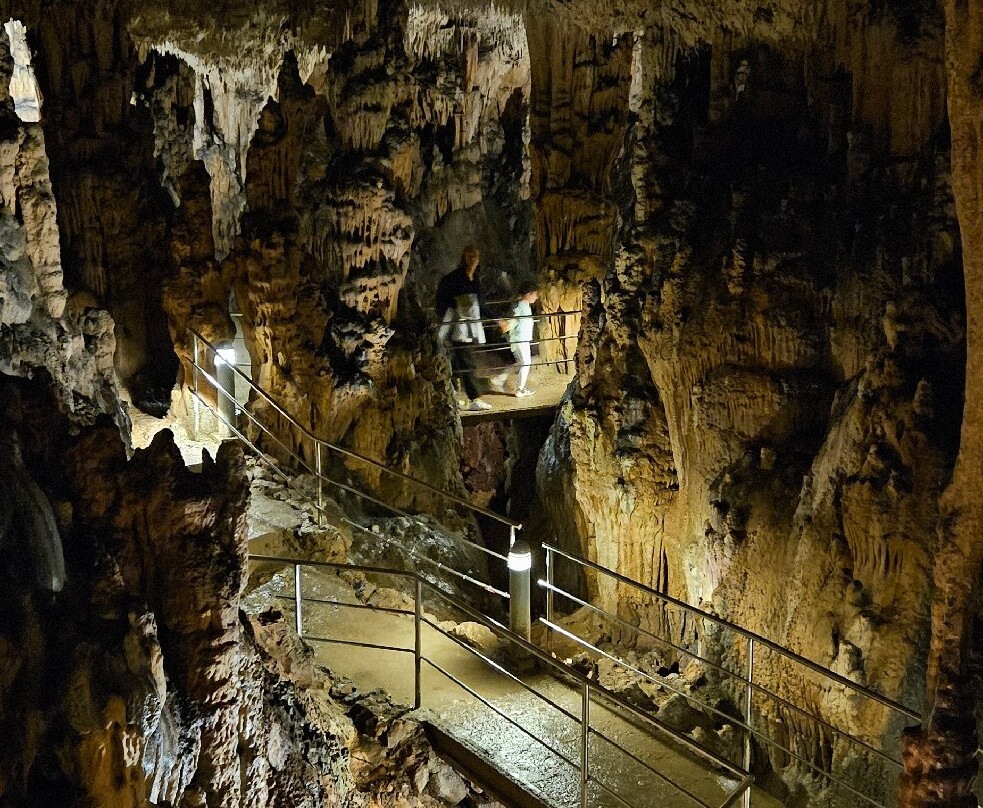 Biserujka Cave-克尔克岛必去景点
