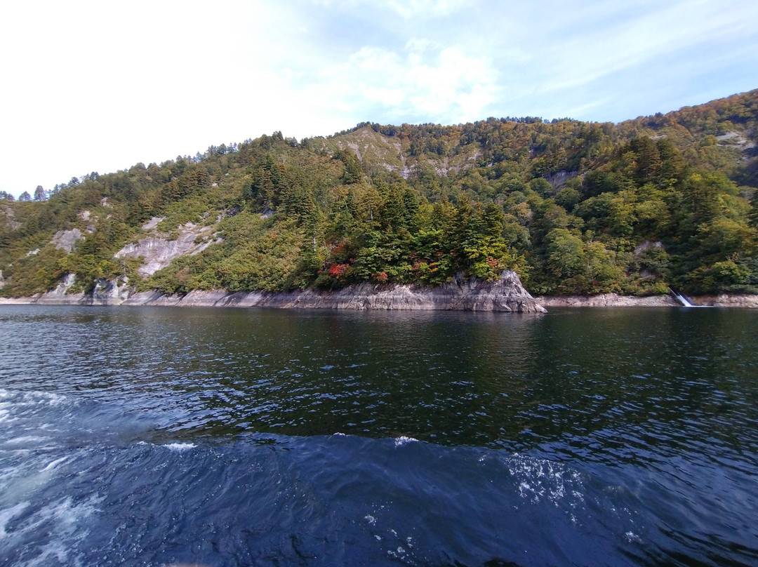 Okutadami Lake Pleasure Boat-鱼沼市必去景点