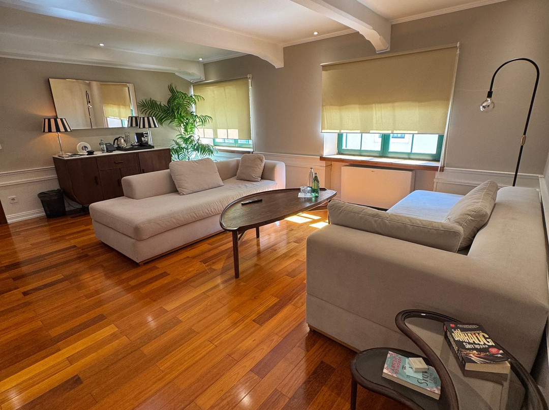 Brown Beach House主图