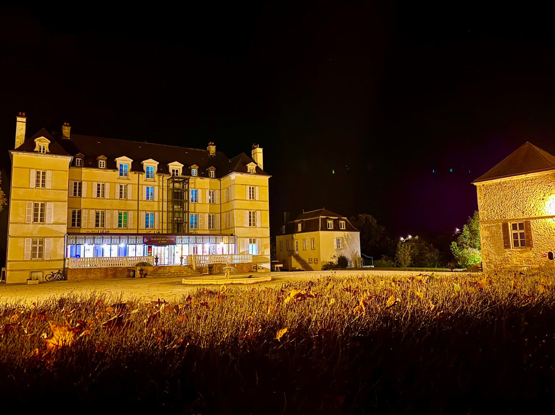 Cote d'Or旅游景点-Château De Saulon La Rue