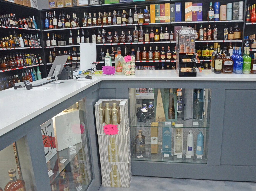 Jubilee Wine & Liquor-比洛克西必去景点