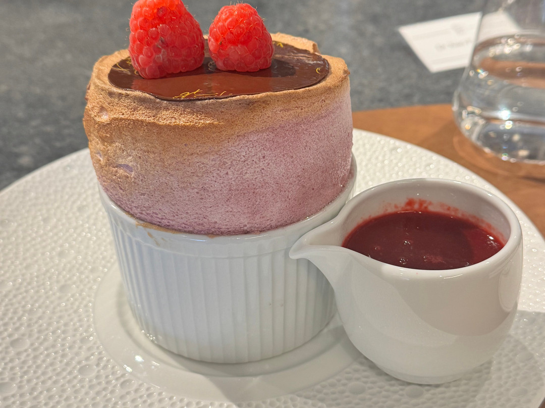 Alain Roux Culinary School-布雷必去景点