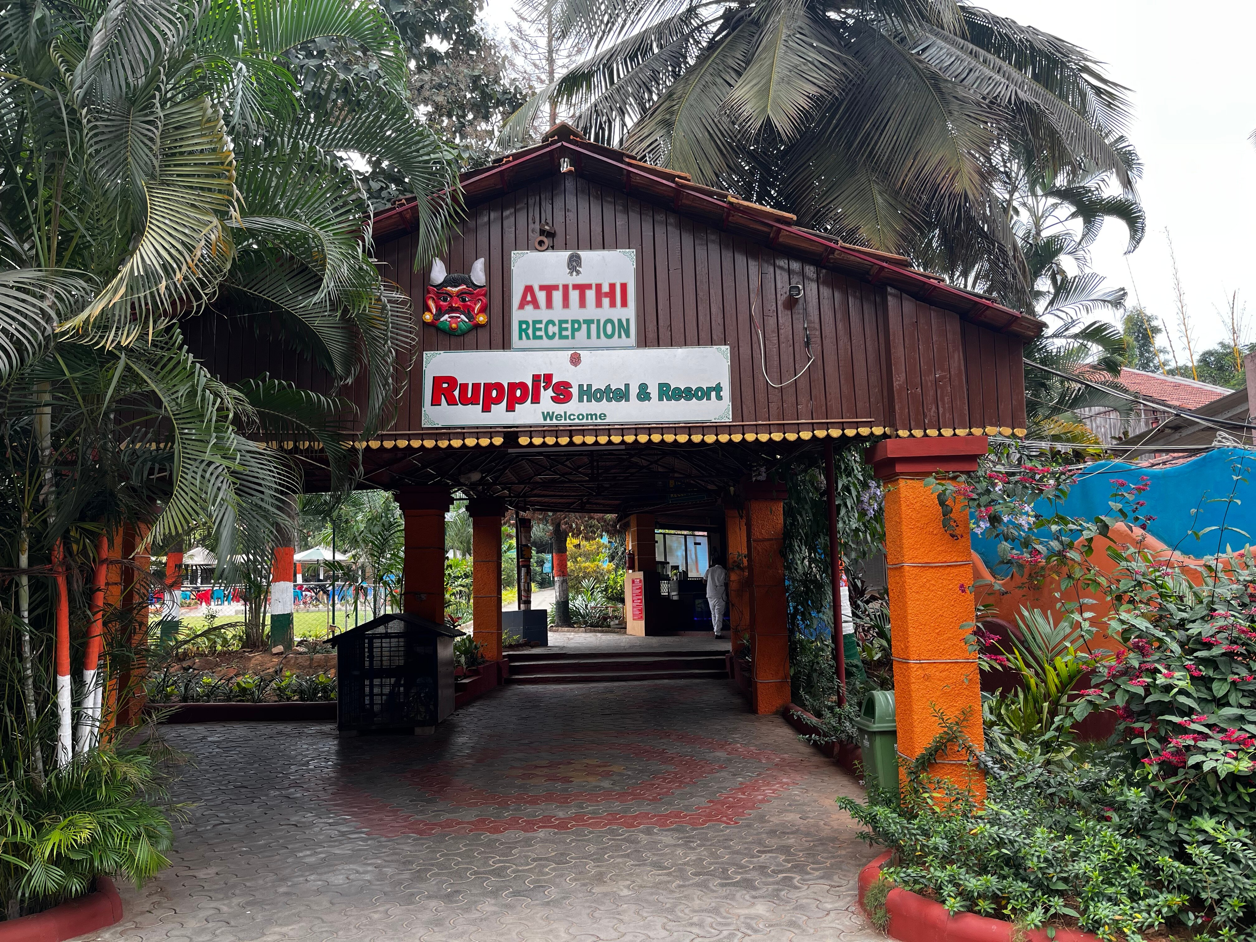 Ruppi's Hotel & Resort-官方