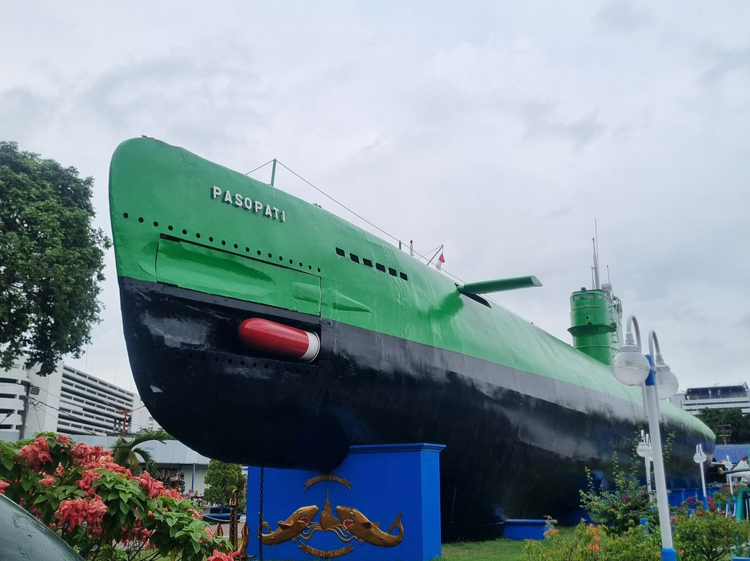 Monkasel (Submarine Monument)-泗水必去景点