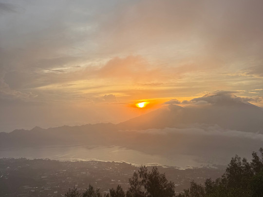 Mount Batur Sunrise Trekking-登巴萨必去景点