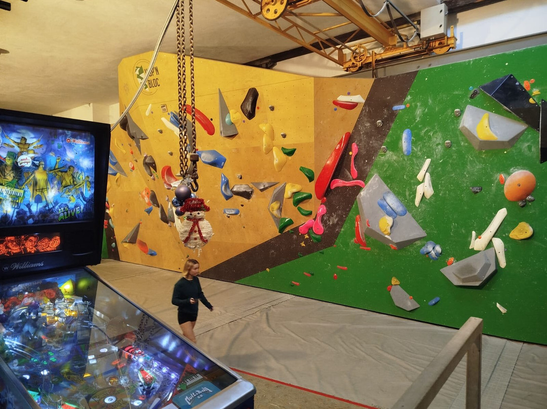 Hop'n Bloc - Salle D'escalade