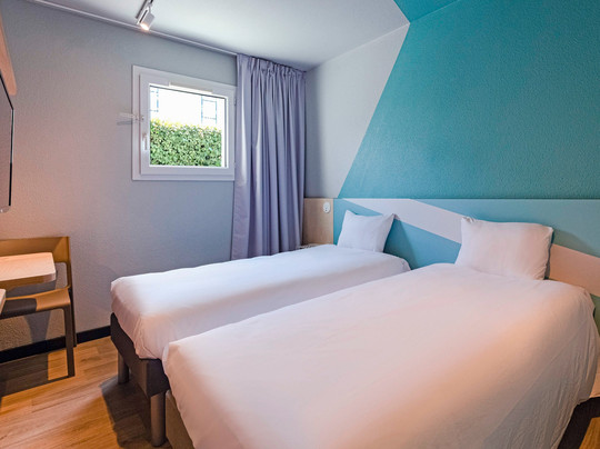 宜必思快捷拉特斯特阿尔卡雄湾酒店主图